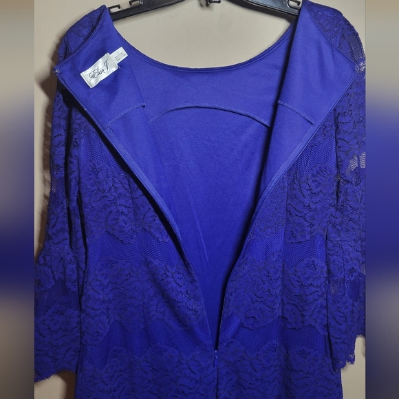 Eliza j 2 royal blue floral lace overlay linned, unlined lace bell sleeves shift - Picture 7 of 9